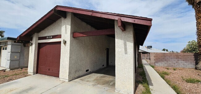 Building Photo - 3 Bedroom Single Story Townhome