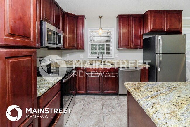 Building Photo - 537 Kingfield Dr SW