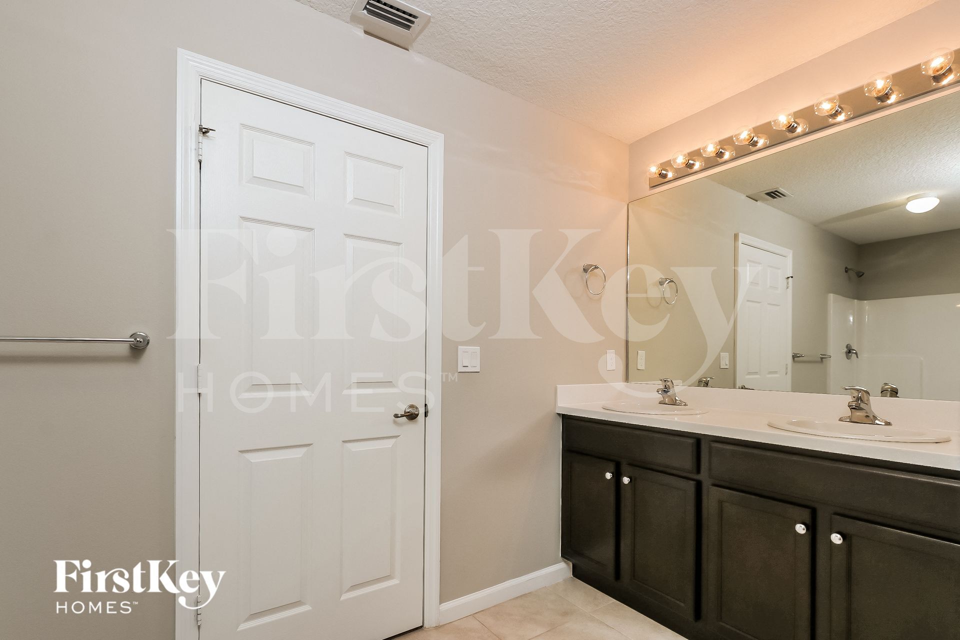 Building Photo - 1480 SW Gadsan Ave