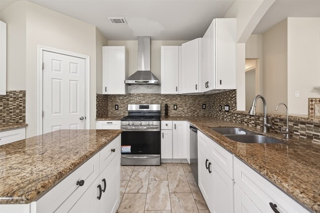 Building Photo - 19106 Mission Manor Ln