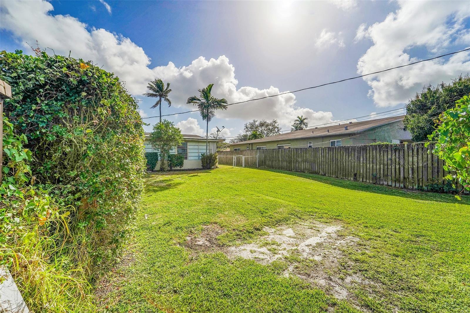 Building Photo - 4681 SW 43rd Ter