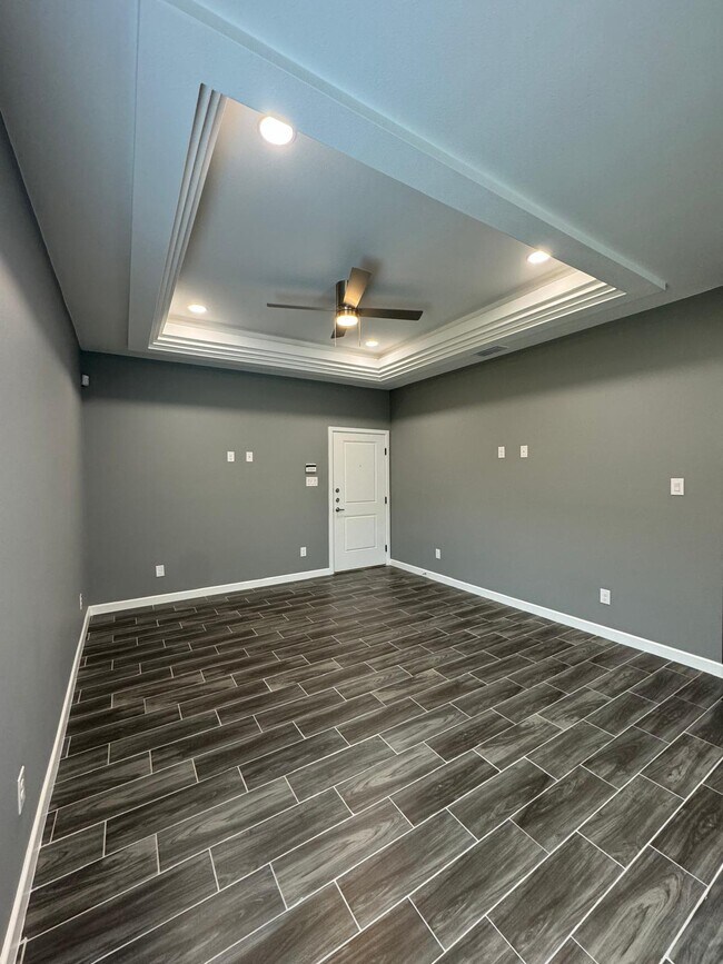 Building Photo - 3000 W Driftwood St