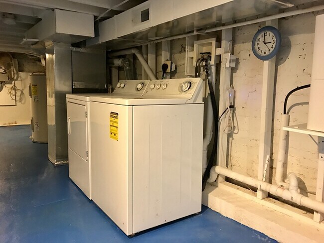 Building Photo - 25 N Montford Ave