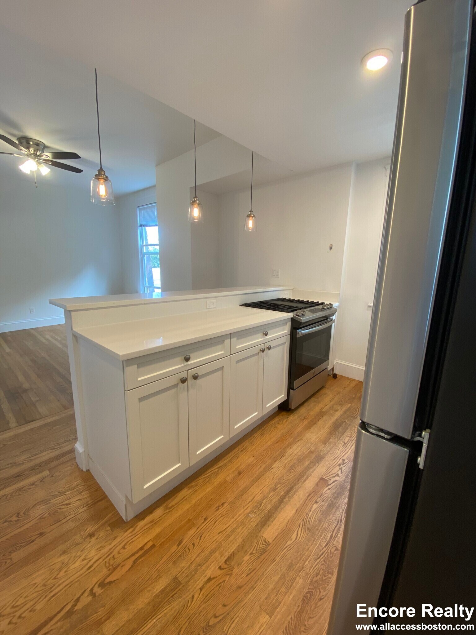 Building Photo - 38 Newton St