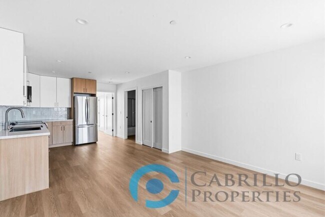 Building Photo - 6640 Valjean Ct