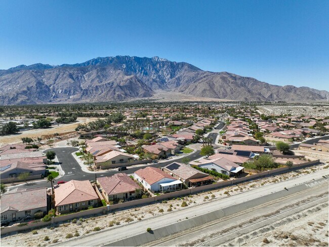 Building Photo - 2090 Savanna Way