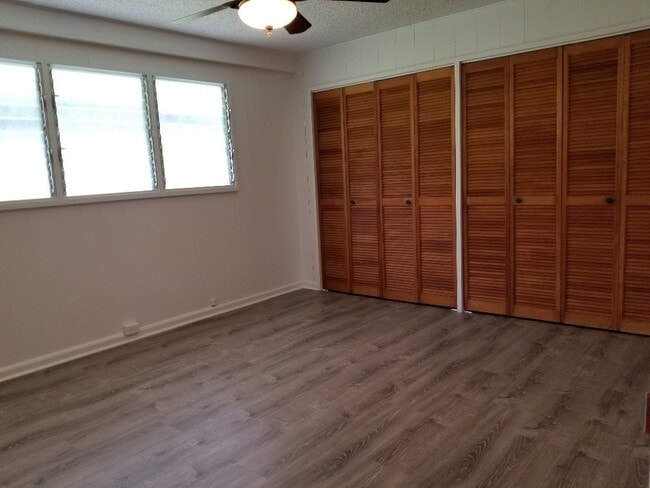 Building Photo - NEWLY RENOVATED -2 Bed, 2 Bath, 2 Parking Duplex in Aiea- UTILITIES INCLUDED!!