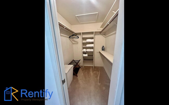Building Photo - Gated 2bed/2bath home with lots of amenities