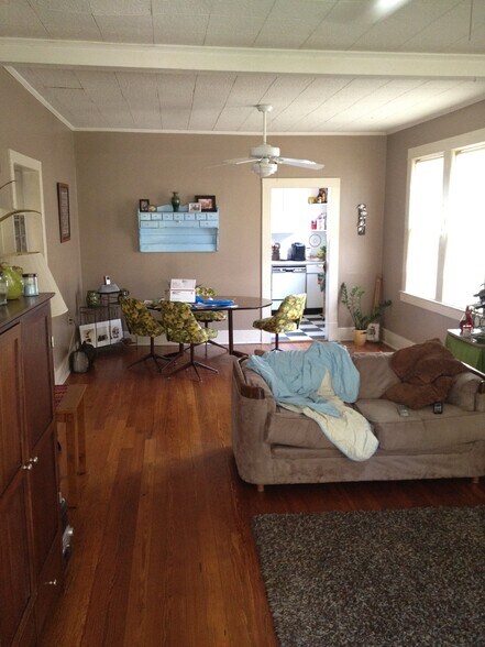 Building Photo - 2288 York Ave