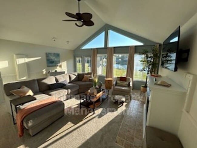 Building Photo - 2447 Frink Lake Dr