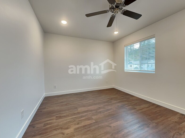 Building Photo - 7920 Selah St SW