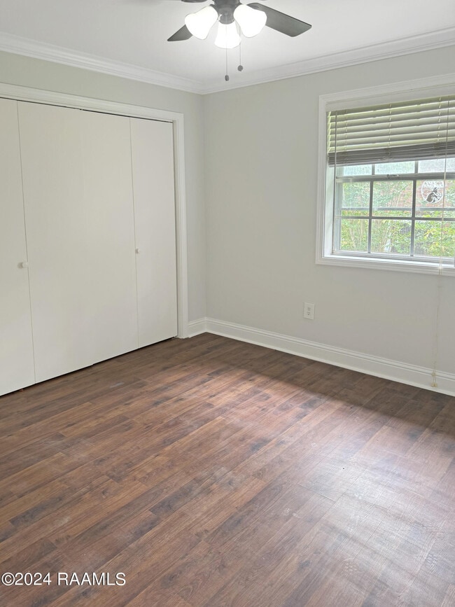 Building Photo - 412 Estelle Dr