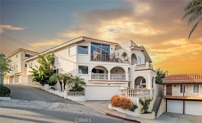 Building Photo - 3935 Bluff Pl