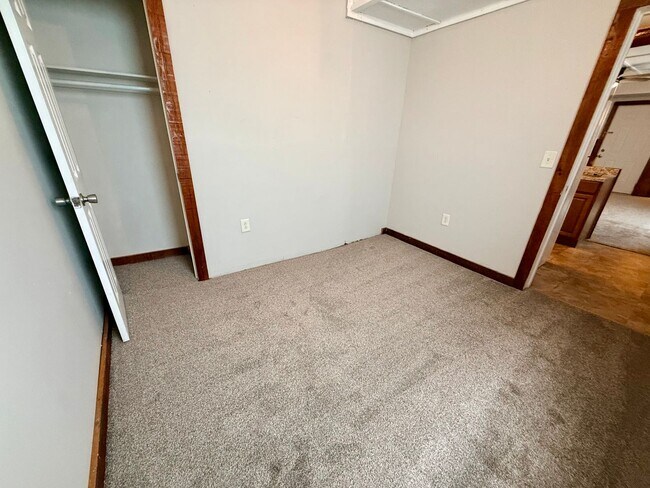 Building Photo - 4 Cortland St