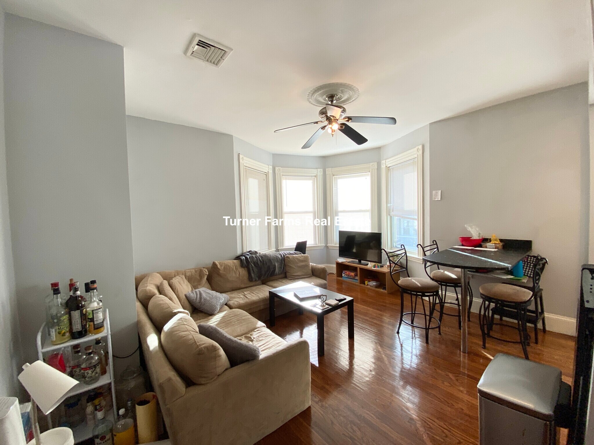 Building Photo - 43 Hillside St