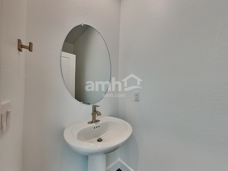 Building Photo - 8925 Carmine Cob Ave