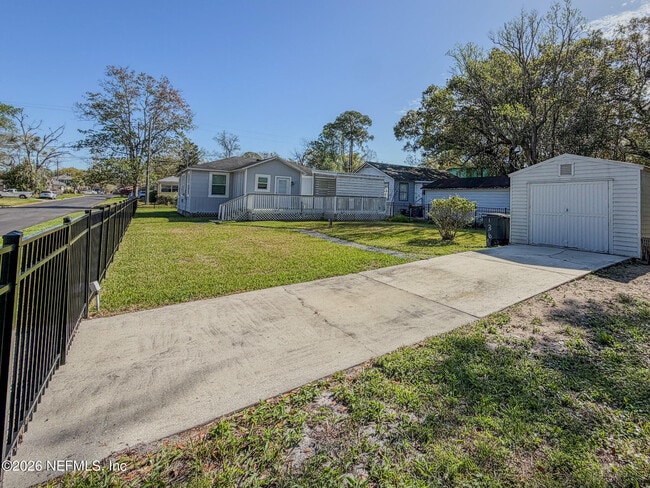 Building Photo - 1368 Rensselaer Ave