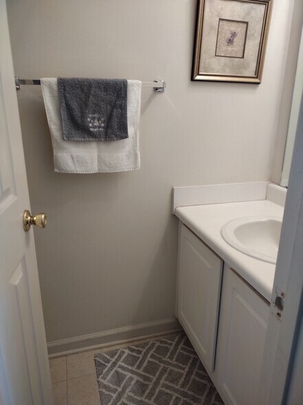 Building Photo - 5810 Battery Dr