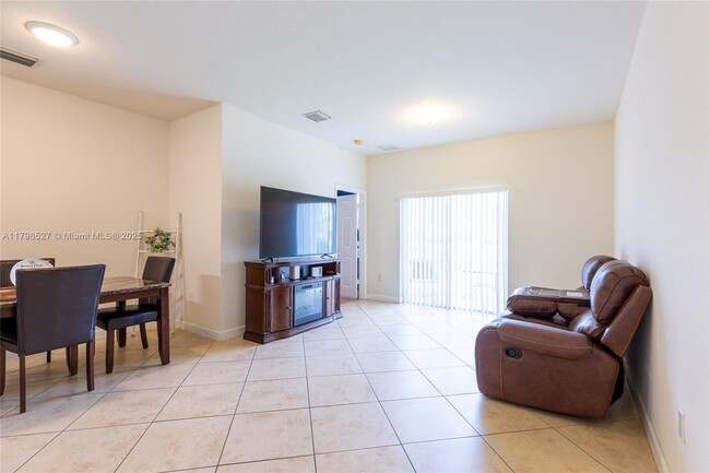 Building Photo - 13157 SW 44th St