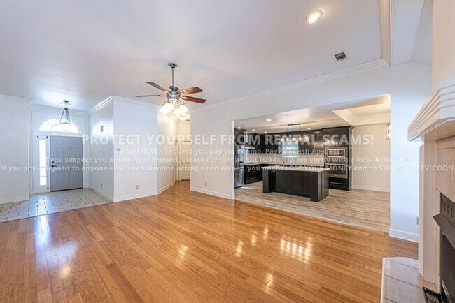 Building Photo - 4986 N Indian Oaks Trail