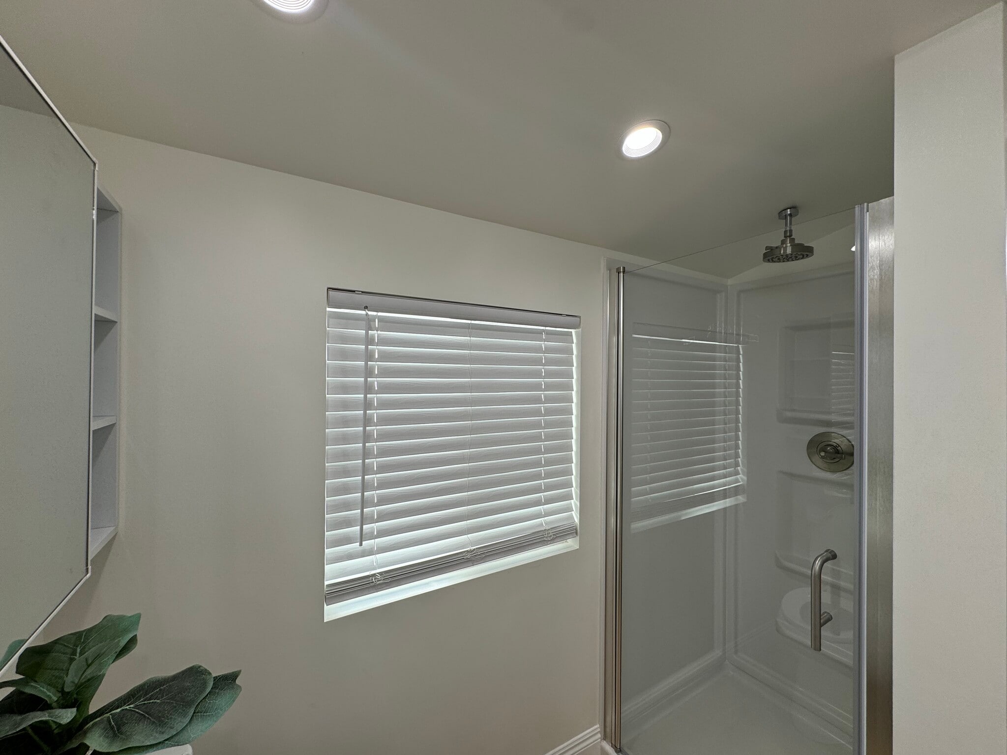 Building Photo - 2754 S Barrington Ave