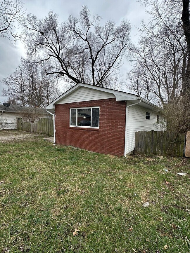 Building Photo - 3330 Laurel St