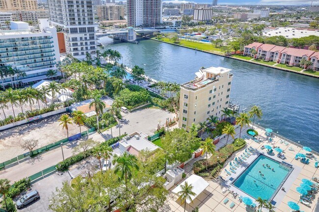 Building Photo - 3800 S Ocean Dr