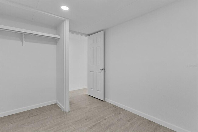 Building Photo - 33514 Luana Ct
