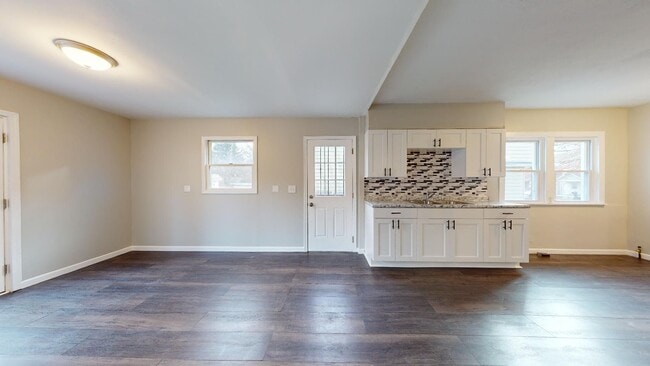 Building Photo - Jefferson Area - 3 Bedroom Single Family Home (between Lorain and Triskett)