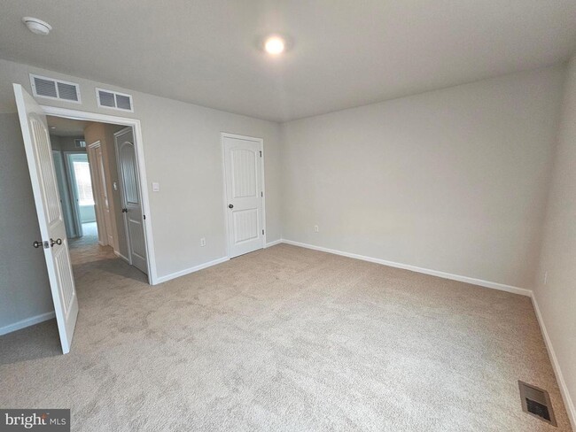 Building Photo - 10943 Farmerfield St