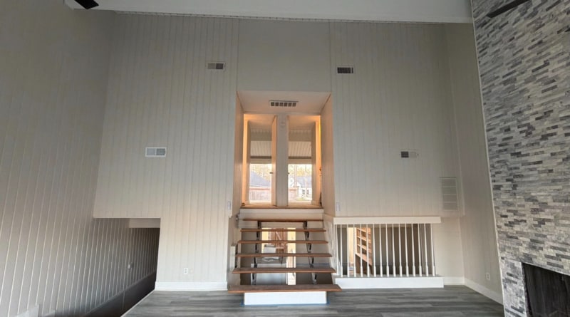 Building Photo - 19 Lakeway St