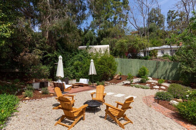 Building Photo - Beautiful Tarzana Rental!