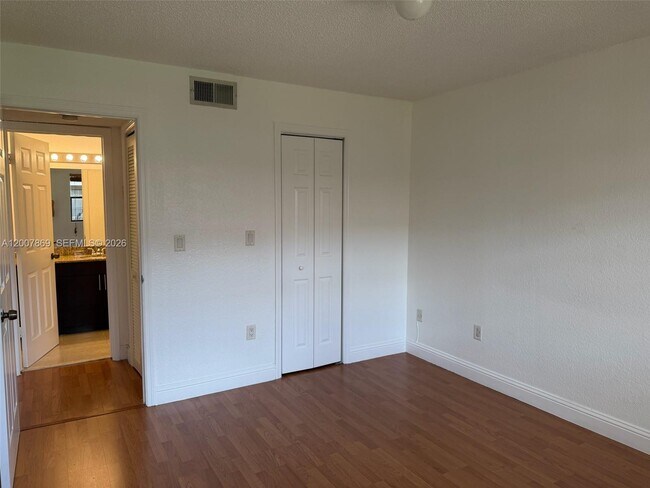 Building Photo - 15570 SW 105th Ln