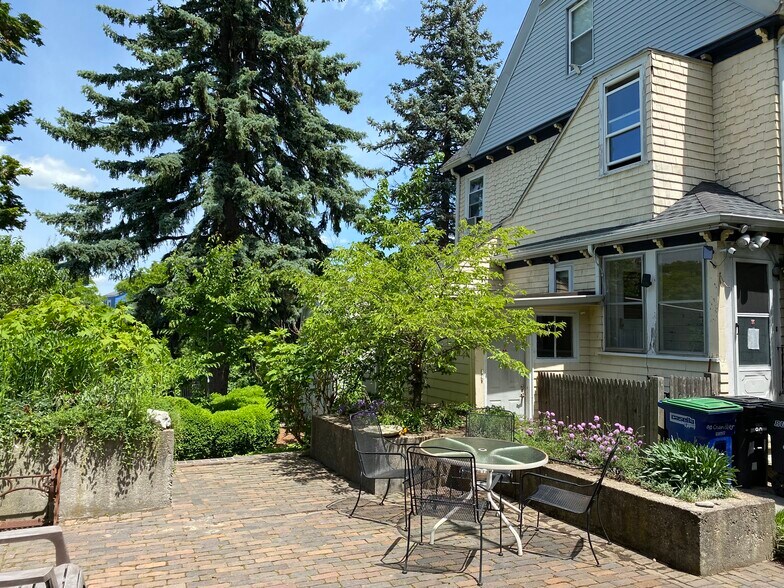 Building Photo - 90 Chandler St