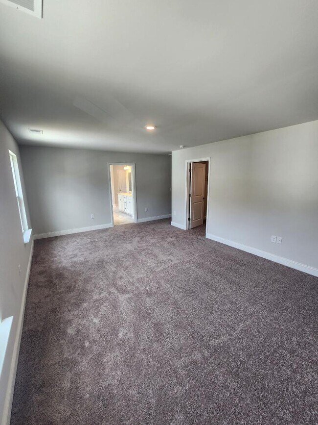 Building Photo - 4044 Dewberry Ln