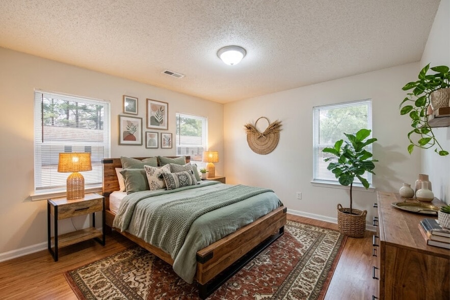 Building Photo - Riverbend Apartments