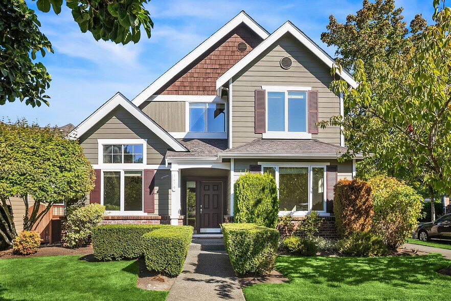 Building Photo - 3479 NE Monterey Ln