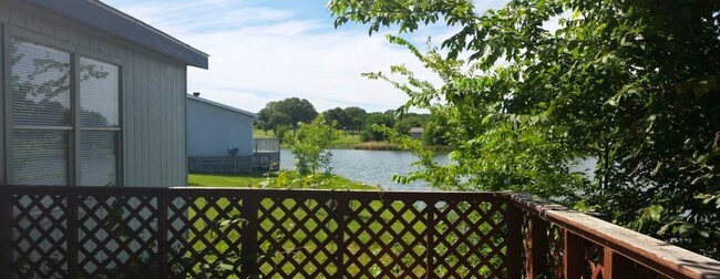 Building Photo - Canton Lakeside Village