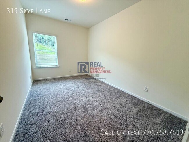 Building Photo - 319 Skye Ln