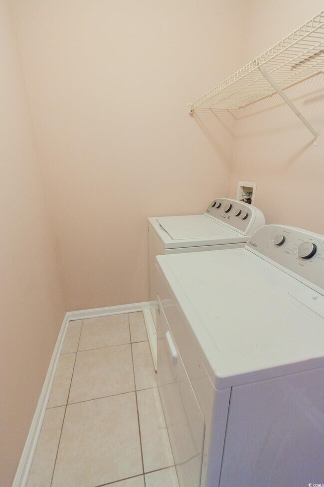 Building Photo - 3774 Hitchcock Way