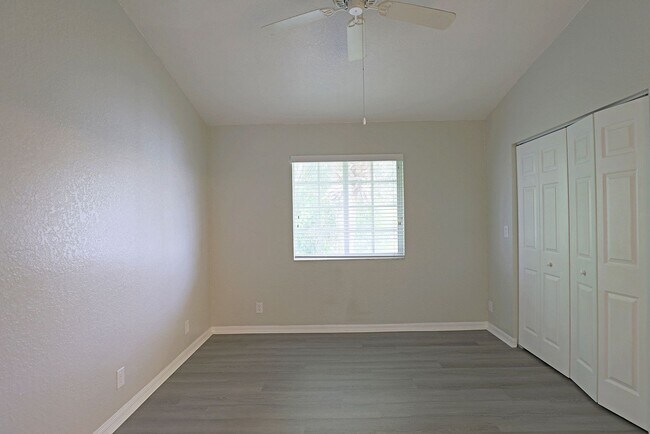 Building Photo - Cypress Landing 10067