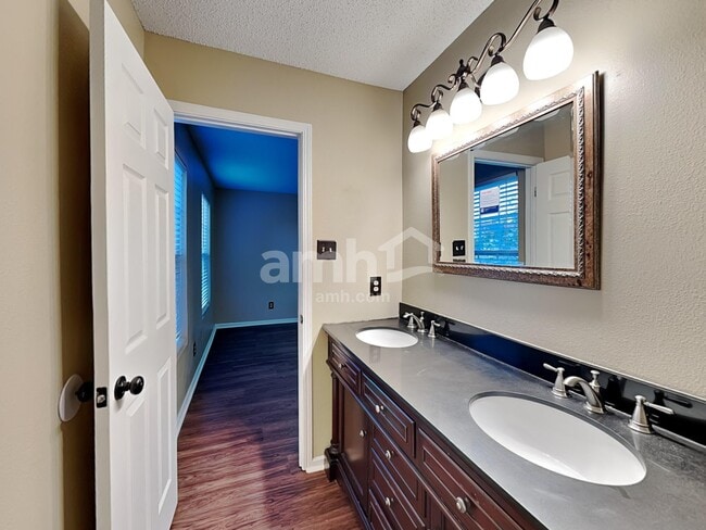 Building Photo - 8235 Gathering Cir