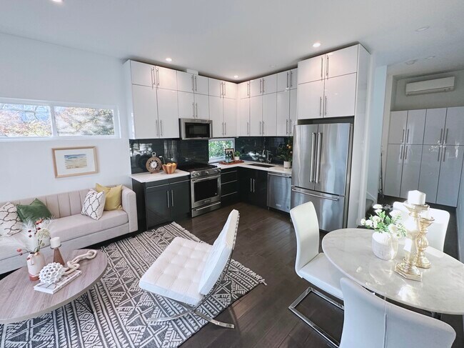 Building Photo - 1525 NW 60th St