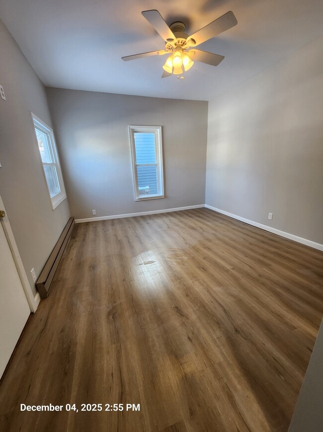 Building Photo - 418 Girard Ave