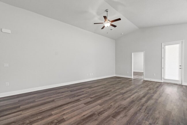 Building Photo - 215 Speckled Trout Ln N