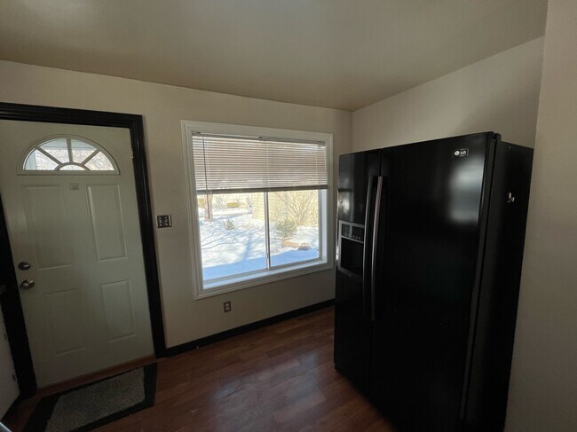 Building Photo - 8634 W Burleigh St