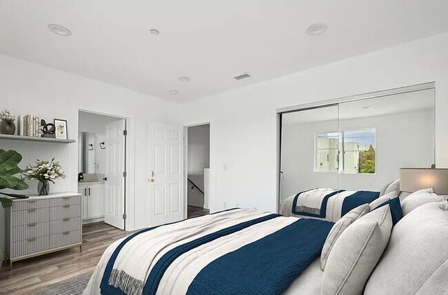 Building Photo - 4BED/3BATH IN BOYLE HEIGHTS!