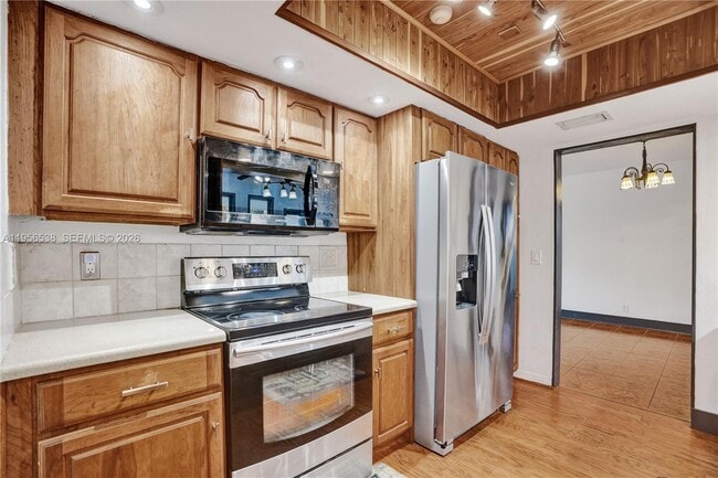 Building Photo - 5380 SW 8th Ct