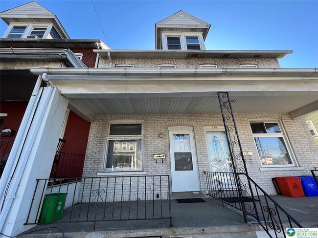 Building Photo - 116 E Elizabeth Ave