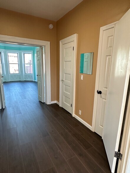 Building Photo - 326 50th St